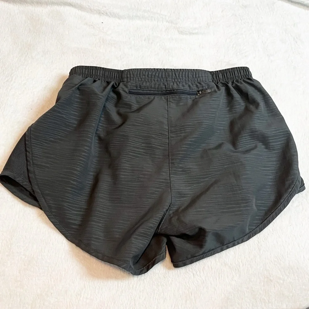Nike Dri Fit Women’s Running Shorts Solid Gray Lined Extra Small Lightweight